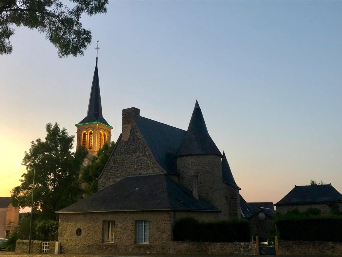 Manoir De La Grand'Cour Bed and Breakfast Soulgé-sur-ouette Eksteriør billede